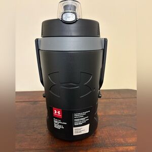 New Under Armour Black and Gray Hydration Jug 64oz